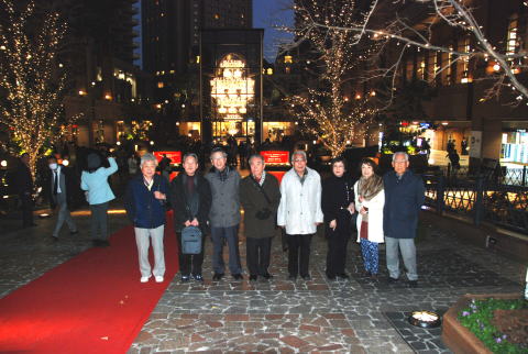 �f��Ƃ����̉�